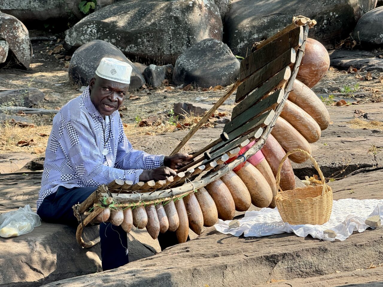 Marimba-Spieler an den Quedas de Kalandula